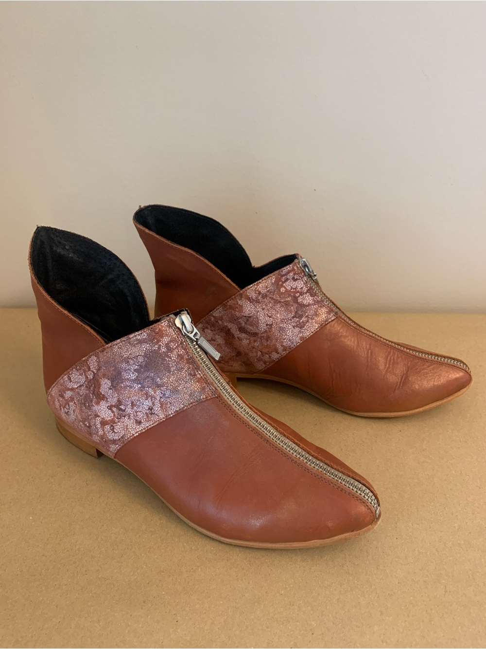 Papucei Handmade in Romania Women's Brown Leather Zip Front Ankle Shoes size 38